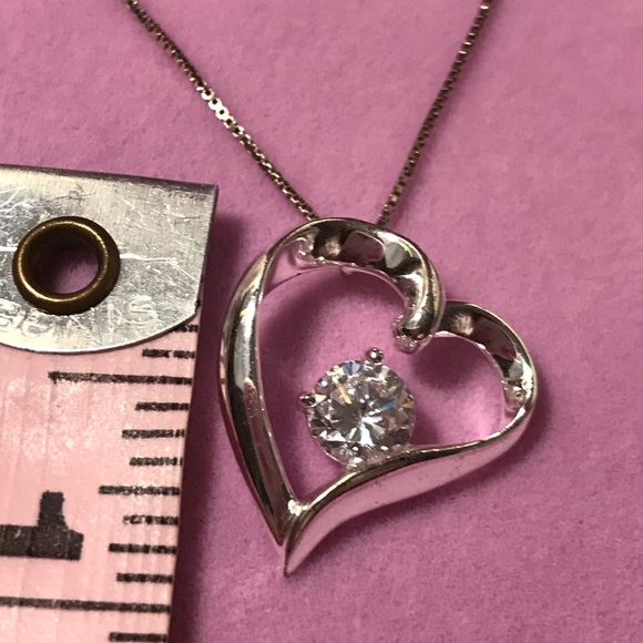 .925 Sterling CZ Heart &  .925 Sterling chain, Vintage, perfect!💕💕 - Picture 5 of 5